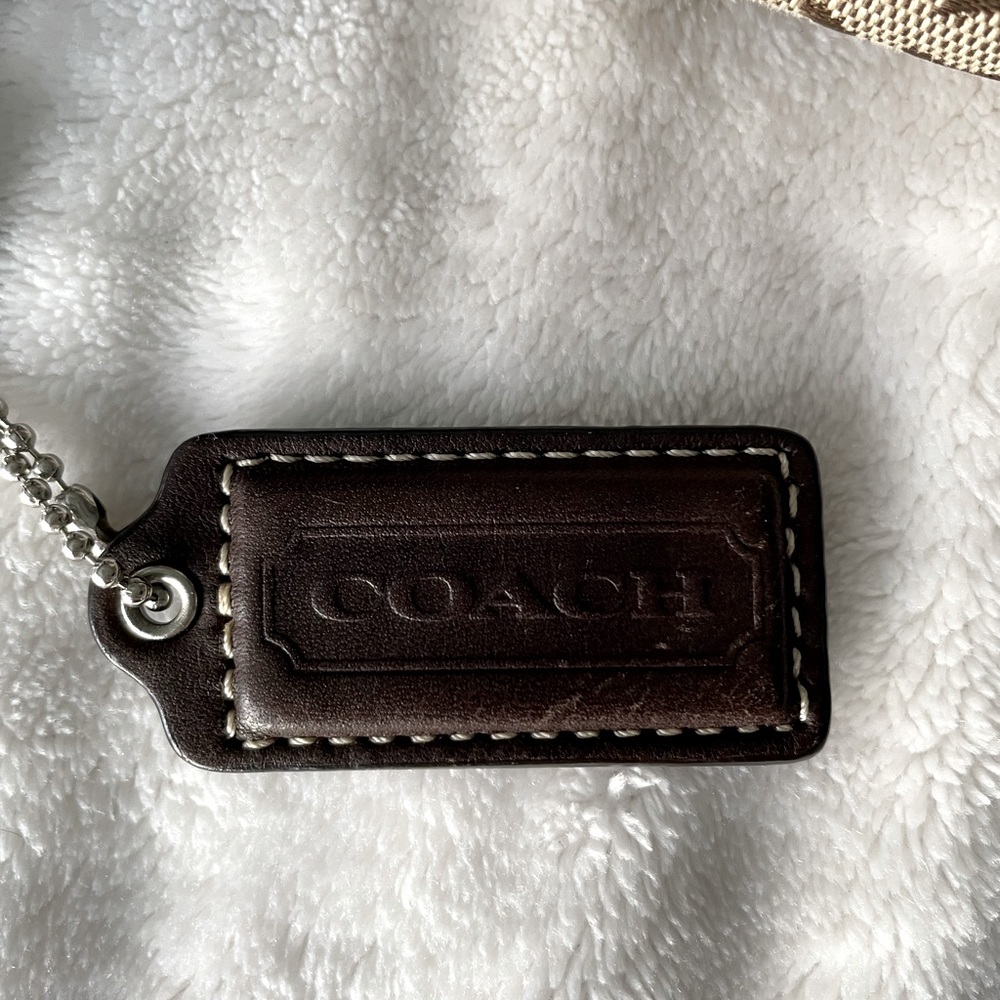 Coach bucket bag with adjustable strap - Picture 3 of 7